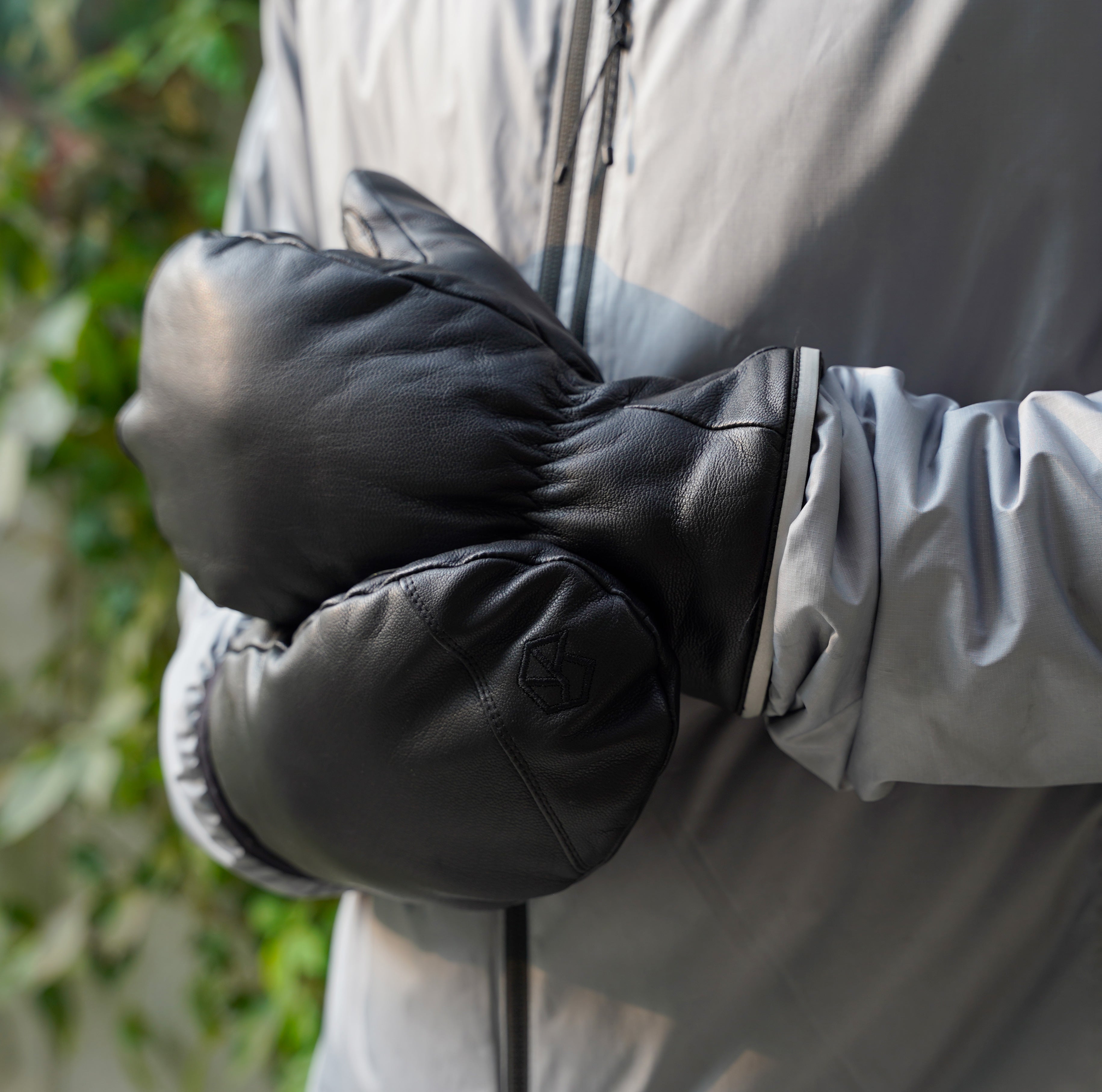 Chilliwack Mitt for men